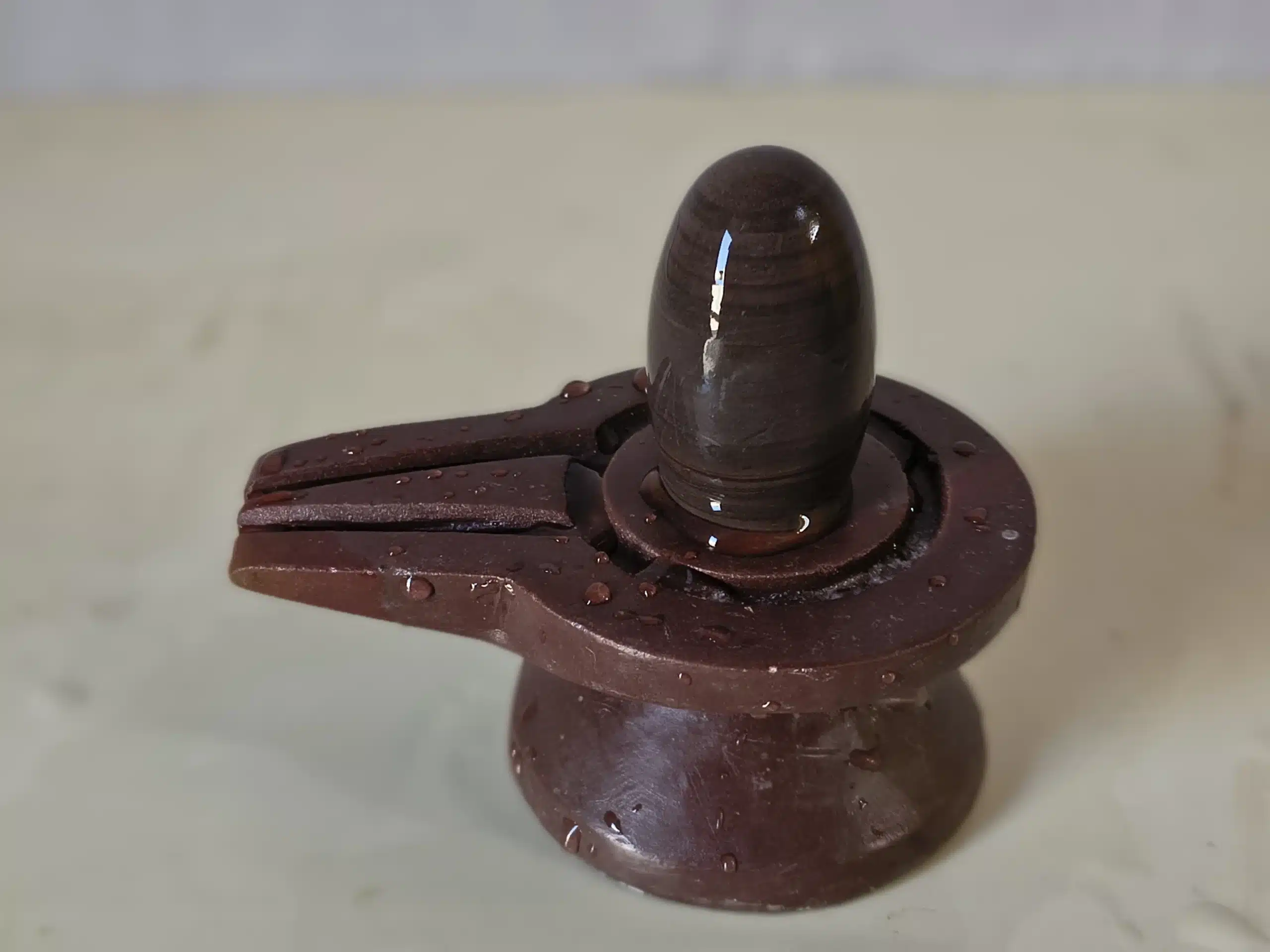 Shivling with Jaladhari(base)